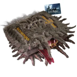 Harry Potter peluche Collectors Le livre des Monstres 30 x 36 cm