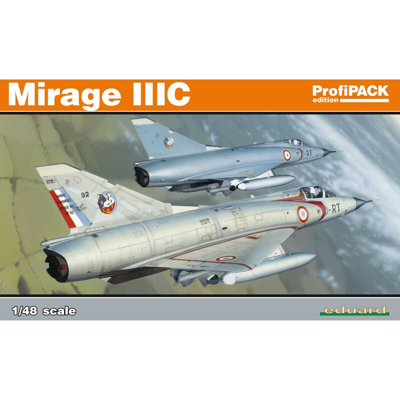 Kit Dassault Mirage IIIC édition ProfiPACK de l'avion de chasse français supersonique Mirage III C à l'échelle 1/48. - Pièces en