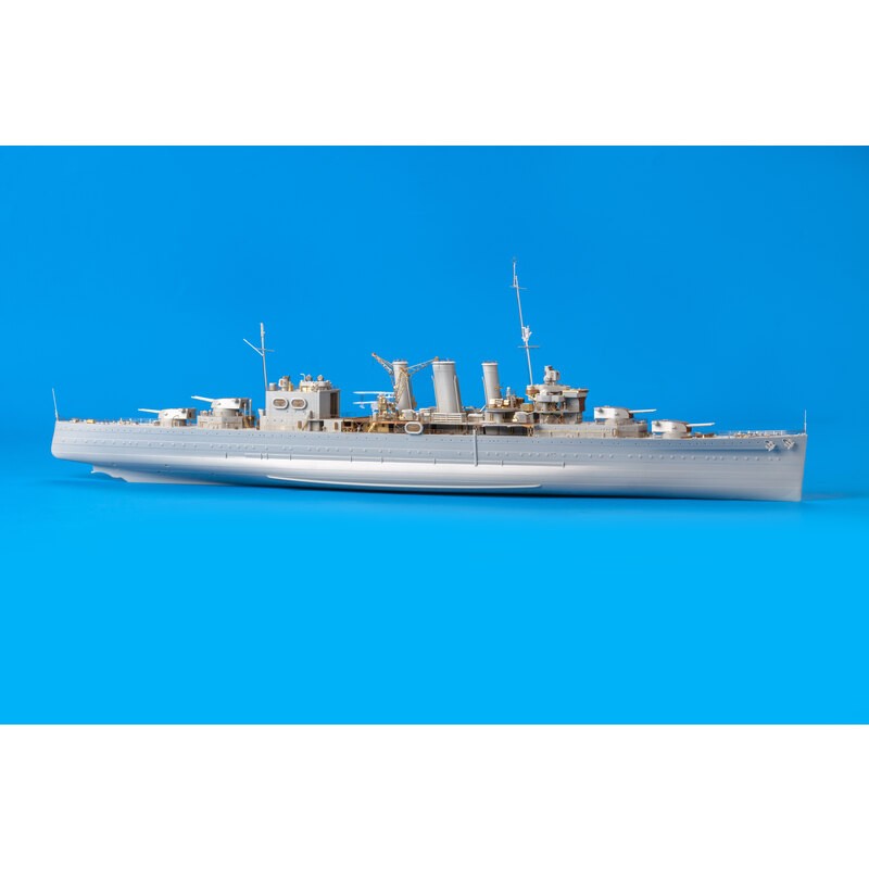 HMS Cornwall 1/350 (conçu pour être utilisé avec les kits Trumpeter)