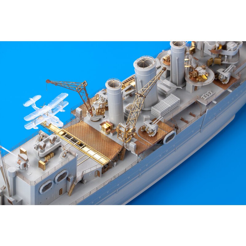 HMS Cornwall 1/350 (conçu pour être utilisé avec les kits Trumpeter)