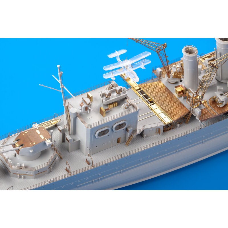 HMS Cornwall 1/350 (conçu pour être utilisé avec les kits Trumpeter)