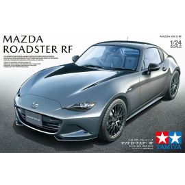 Maquette Mazda MX-5 RF Hit the Road (ster) 2016 a vu l'ajout à la gamme Mazda Roadster (MX-5) de quatrième génération d'un nouve