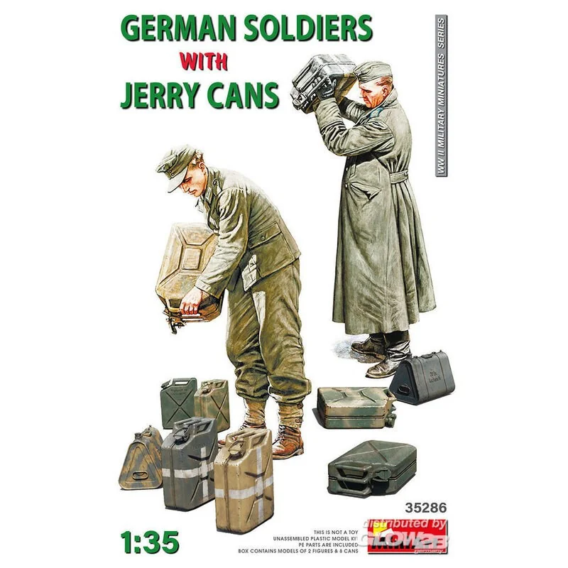 Soldats allemands avec jerrycans