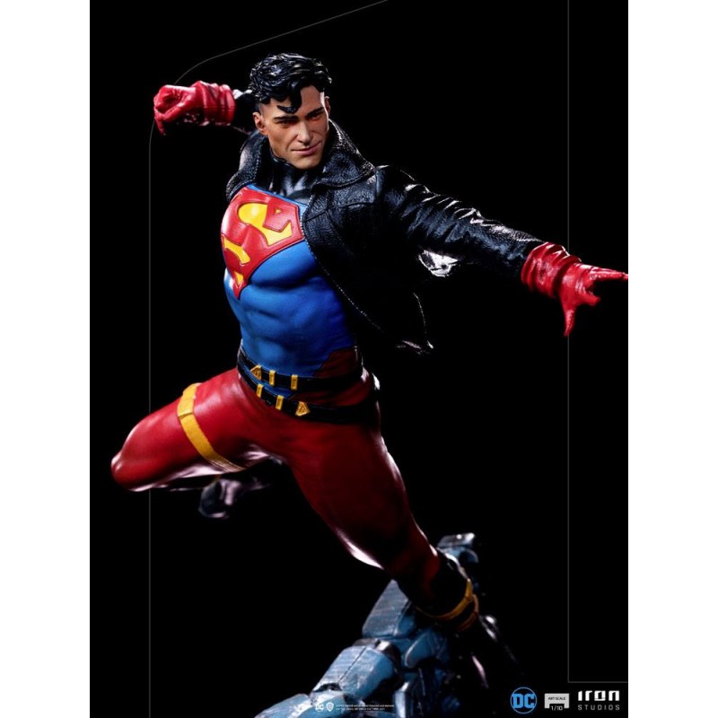 DC Comics statuette 1/10 Deluxe Art Scale Superboy 28 cm