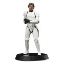 Star Wars Episode IV statuette Milestones 1/6 Han Solo (Stormtrooper Disguise) 40th Anniversary Exclusive 30 cm