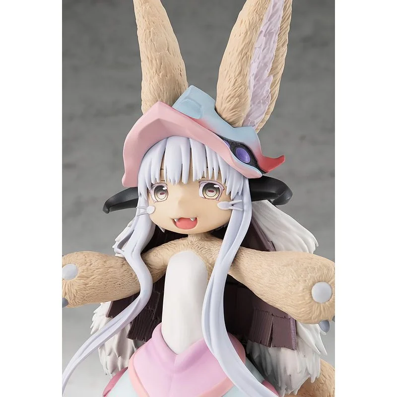 Une figurine « taille-réelle » de Nanachi (Made in Abyss