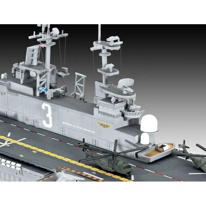 MODEL SET ASSAULT CARRIER USS WASP CLASS