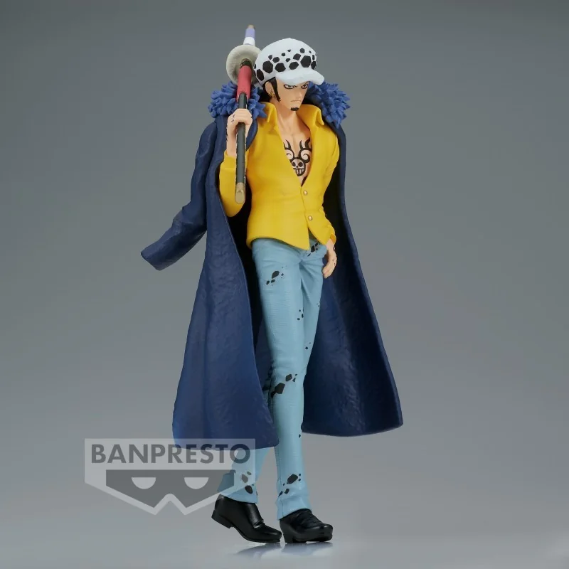 ONE PIECE - TRAFALGAR LAW THE SHUKKO 17cm