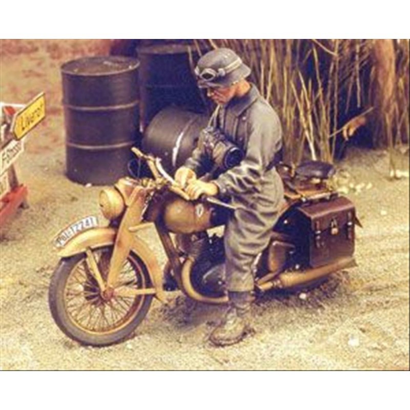 Royal Model: 1/35; DKW German Motorcycle rider - WWII