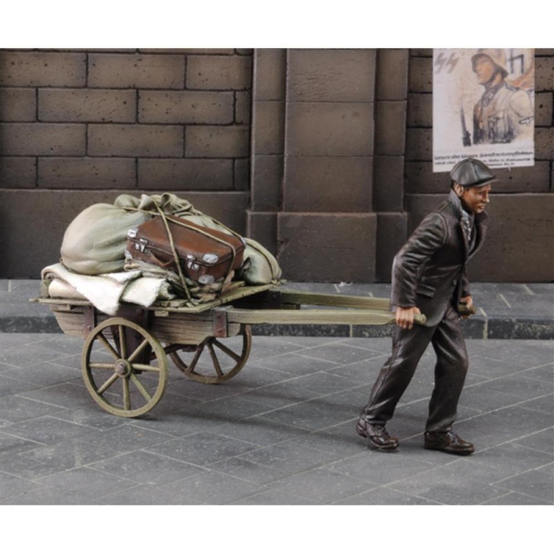 Royal Model: 1/35; Evacuee pulling cart