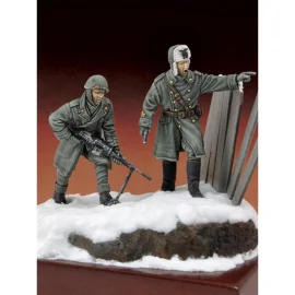 Royal Model: 1/35; Italian infantryman and officer (Russia 1943)