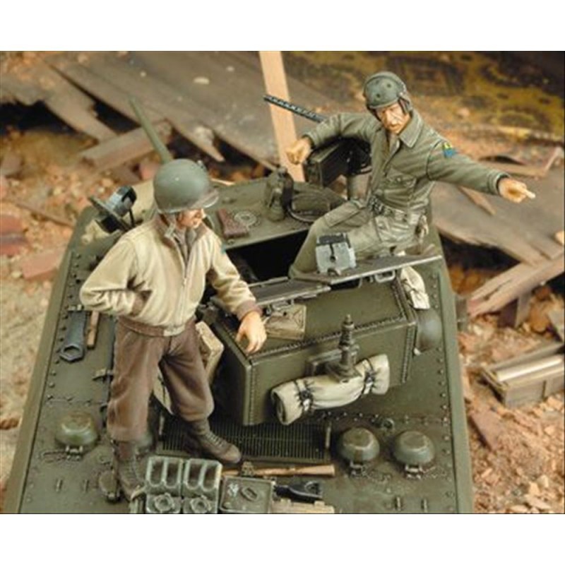 Royal Model: 1/35; M3A3 Stuart Crew (WWII)