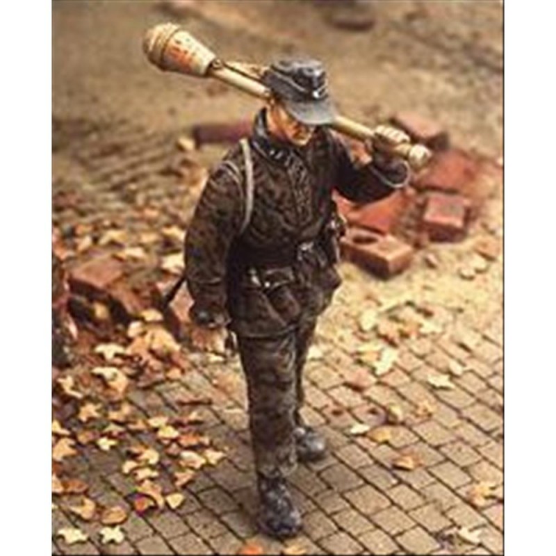 Royal Model: 1/35; SS - Panzergranadier - Rgt (Stumont) - WWII