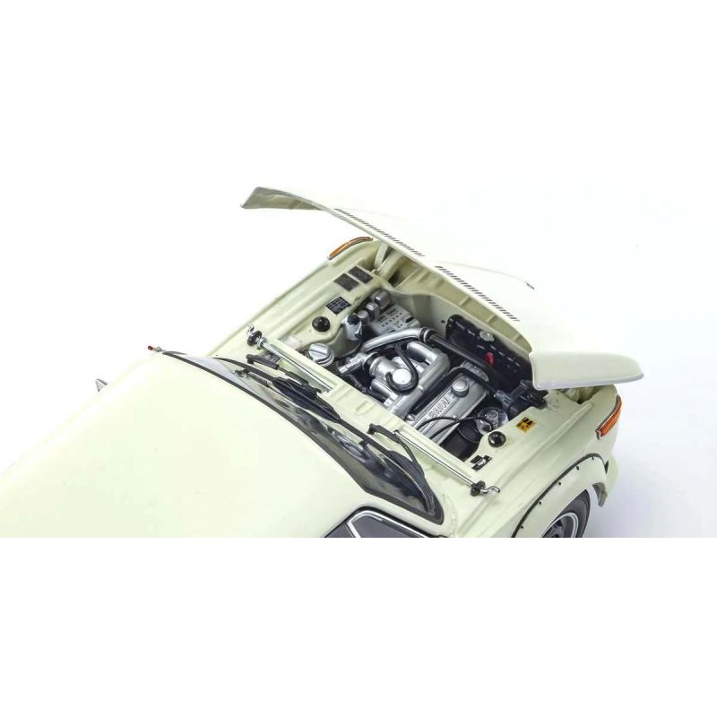 Kyosho 1:18 BMW 2002 Turbo 1974 Blanche