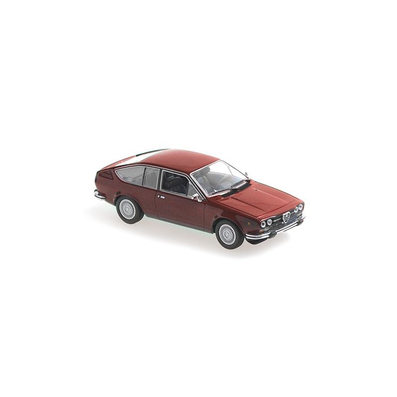 ミニカー アルファロメオ・アルフェッタ GTV 2000 赤色 1/18 LRM ALFA