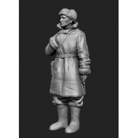 Figurine SOVIET TANK OFFICER IN SHEEPSKIN COAT