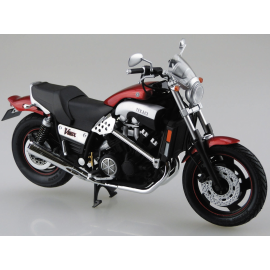 Maquette YAMAHA VMAX WITH CUSTOM PARTS 2004