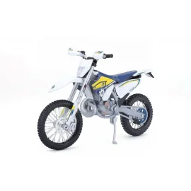 Maquette Moto 1/12 ème HUSQVARNA CROSS 400 de 1970