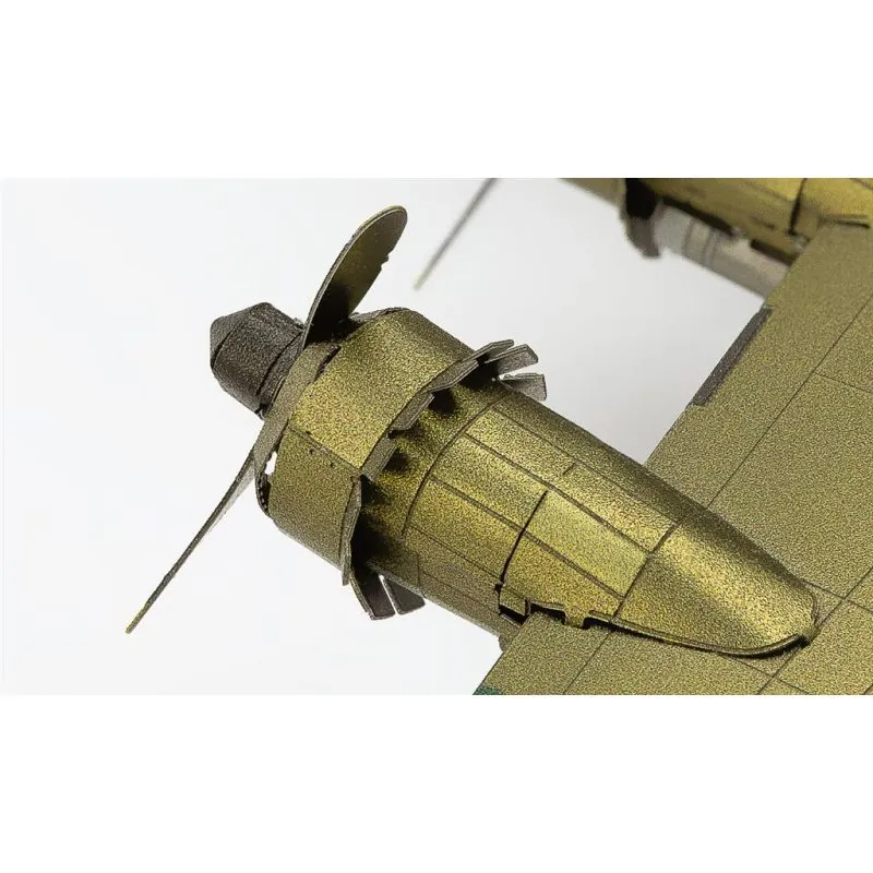 MetalEarth Aviation: B-17 FLYING FORTRESS 17,5x13,5x4cm, maquette 3D en métal avec 2,5 feuilles, sur carte 12x17cm, 14+