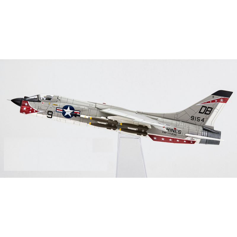 F-8E Crusader U.S.Marine Corps VMF(AW)-235 Death Angels DB8 1966 (flaps down version)