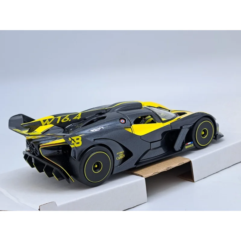 Miniature BUGATTI BOLIDE W16 8.0 FOUR-TURBO 2020 JAUNE 1/24 Maisto