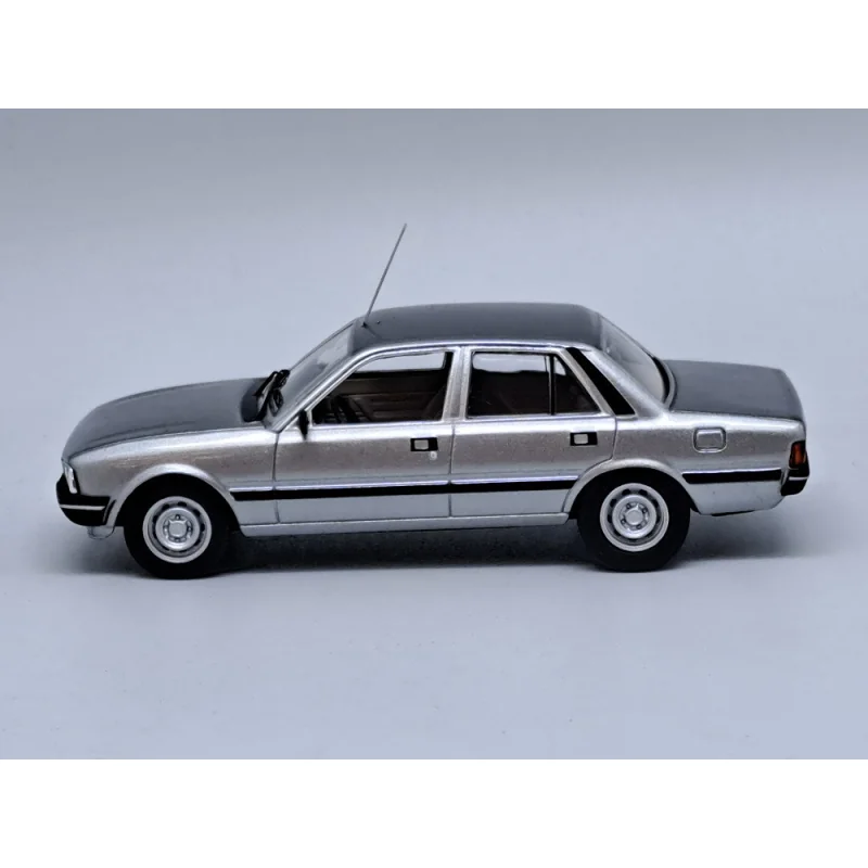 PEUGEOT 505 GR 1982 ARGENT