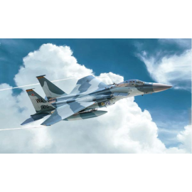 McDonnell F-15C Eagle SUPER FEUILLE DE DÉCALQUES POUR 4 VERSIONS - FEUILLE D'INSTRUCTIONS POUR LA COULEURLe Mc Donnel Douglas F-