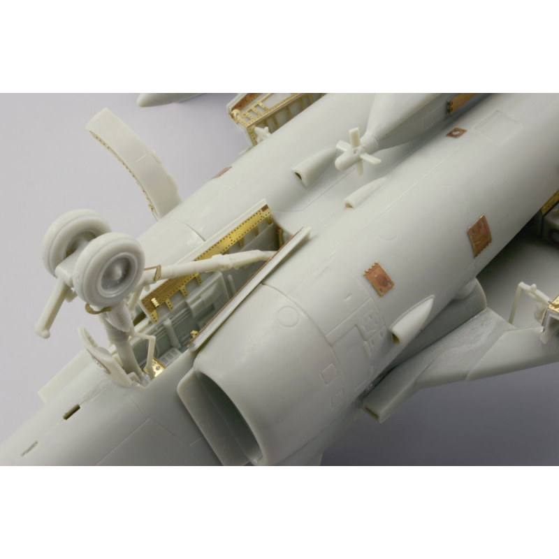 Train d'atterrissage de Grumman EA-6B Prowler (pour les maquettes Kinetic)