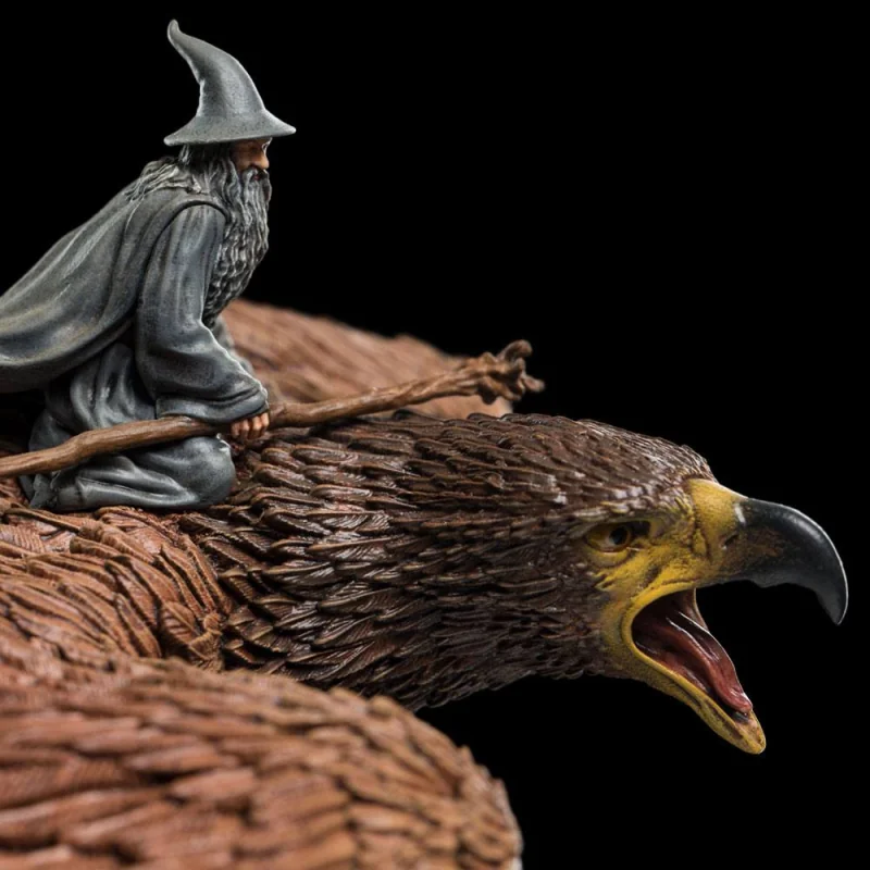 Le Seigneur des Anneaux statuette Gandalf on Gwaihir 15 cm