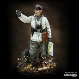 Figurines German tanker in winter dress - WWII