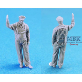 Figurines WW2 US Bomber Pilot on the ground 1:72