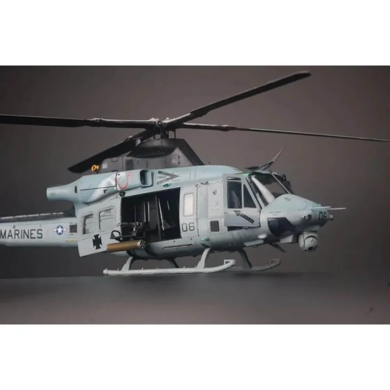 Maquette plastique d'hélicoptère UH-1Y VENOM