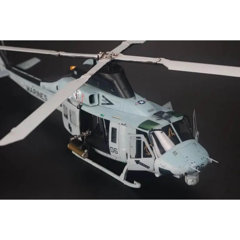 Maquette plastique d'hélicoptère UH-1Y VENOM