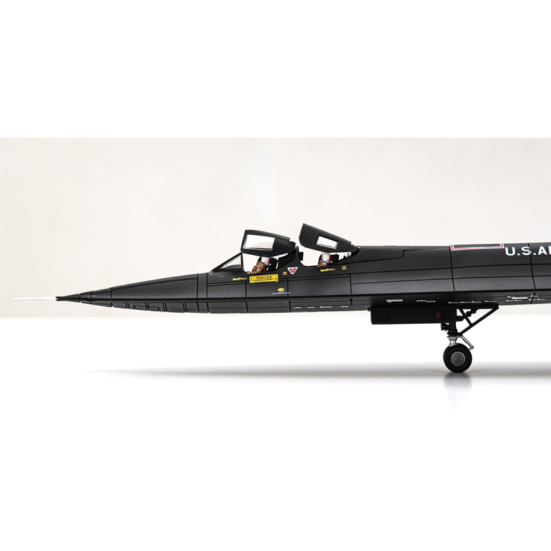 Miniature d'avion SR-71 Blackbird U.S.A.F 61-7955 Skunk Works 1985