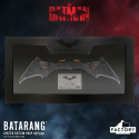 The Batman réplique 1/1 Batarang Limited Edition 36 cm