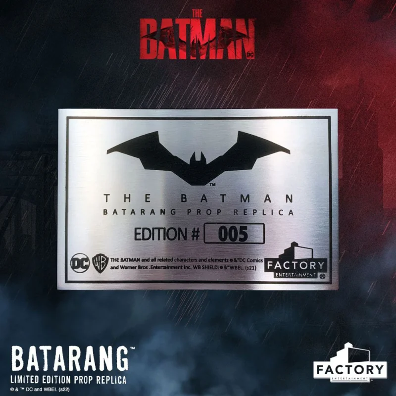 The Batman réplique 1/1 Batarang Limited Edition 36 cm