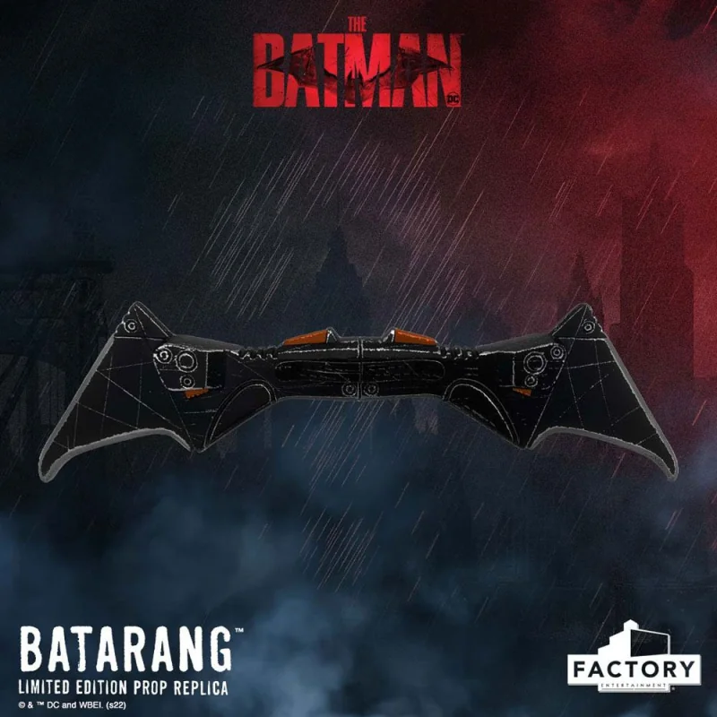 The Batman réplique 1/1 Batarang Limited Edition 36 cm