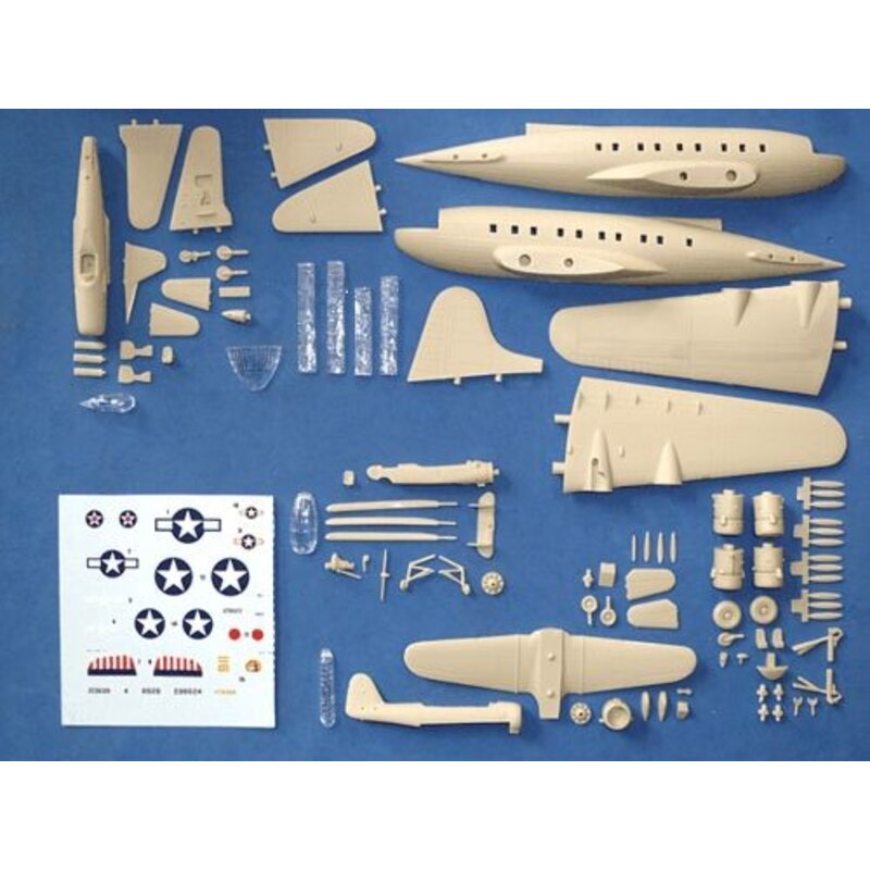 Boeing C-75 Stratoliner. Inclut bonus kits of the Northrop A-17 Nomad / Kellett YO-60 / Ryan XF2R-1 Darkshark. In 1937, Boeing d