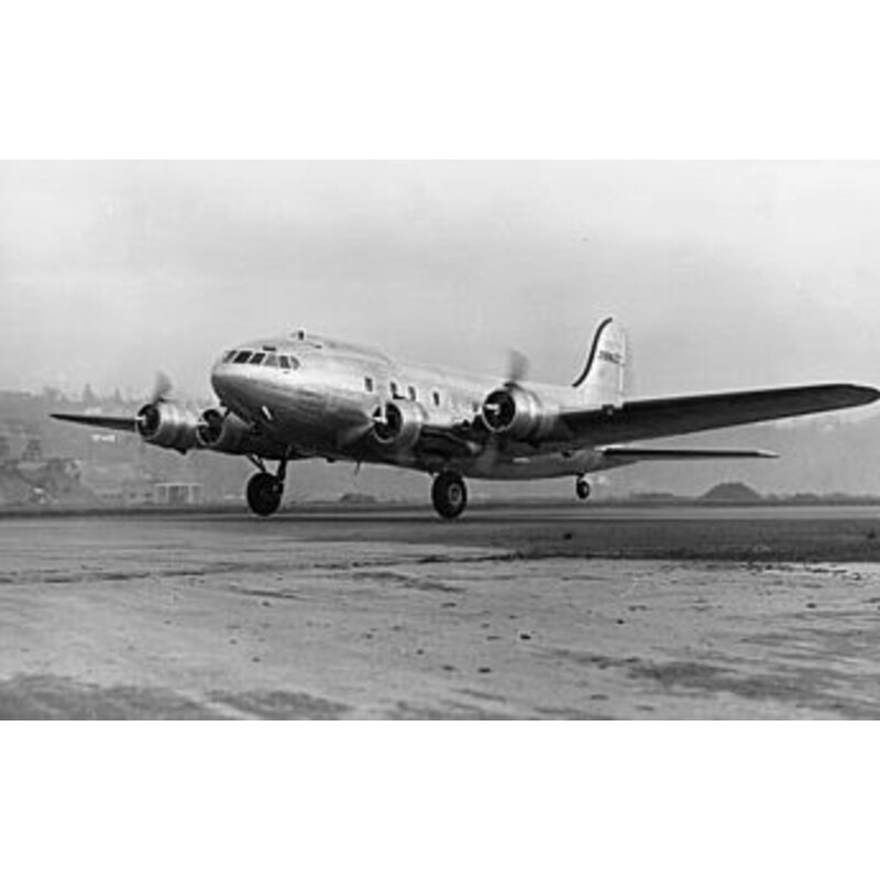 Boeing C-75 Stratoliner. Inclut bonus kits of the Northrop A-17 Nomad / Kellett YO-60 / Ryan XF2R-1 Darkshark. In 1937, Boeing d