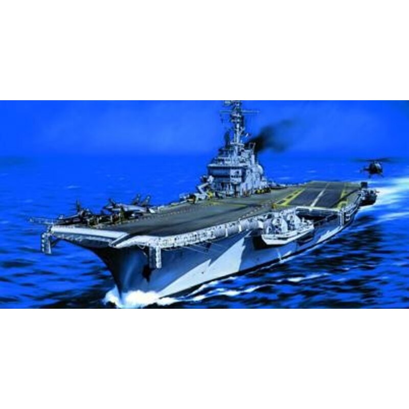 Maquette de bateau Aircraft carrier Clemenceau 1/400