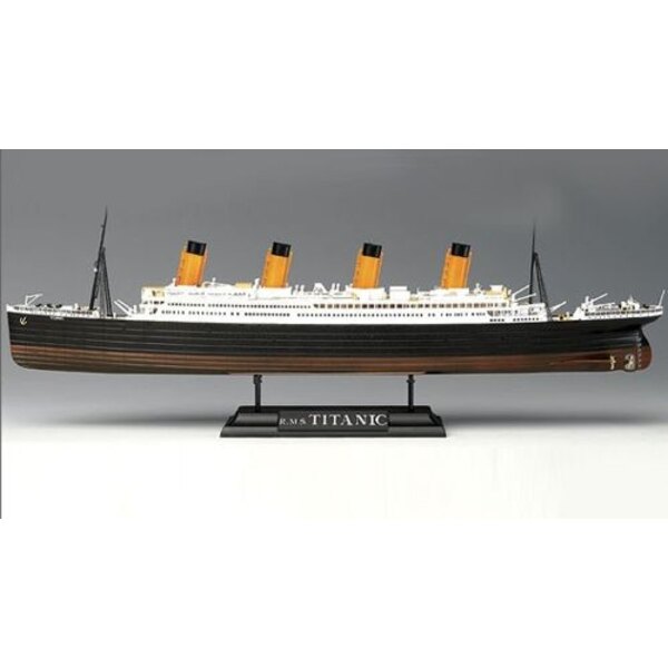 Maquette navire de croisière : R.M.S. Titanic - 1/700 - Revell