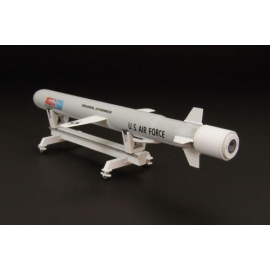 Maquette avion AGM-109 TOMAHAWK--Resin kit with PE parts and decals of US modern cruise missile