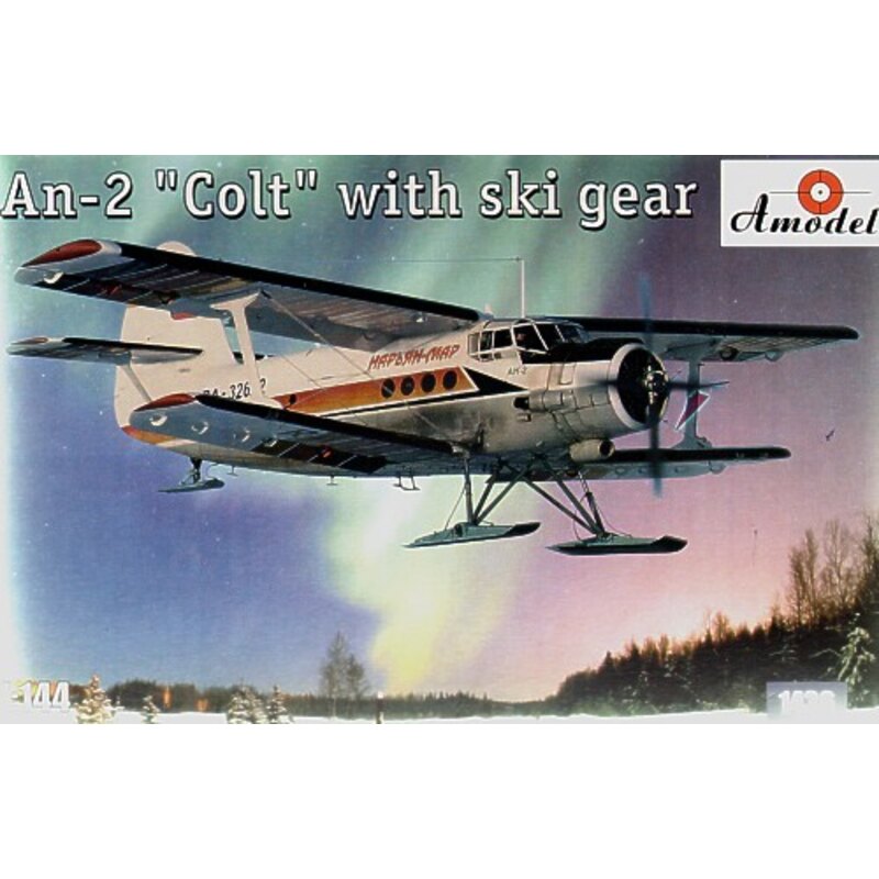 Antonov An-2 Colt avec équipement de ski