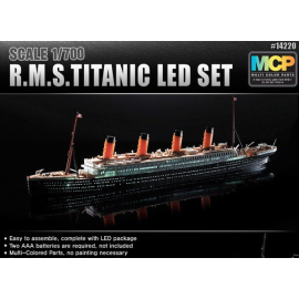 Maquette bateau RMS Titanic + LED setUpper pont et cabine éclairage effectMCP (Multicolore Parts) LED unit.Display stand avec ho